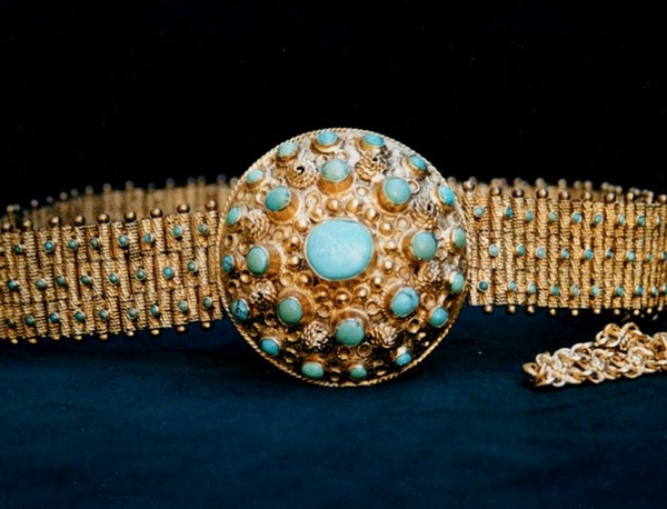  Gold plated decorative belt with rosette ornament